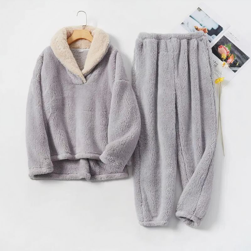 Gros pyjama femme encolure épaisse