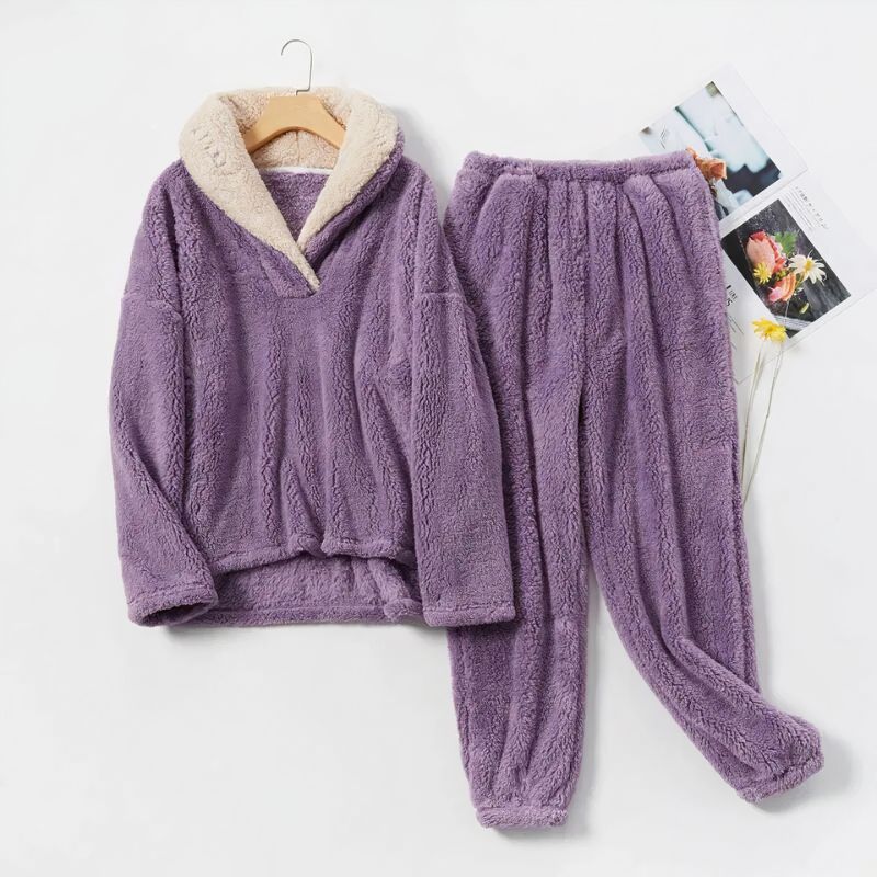 Gros pyjama femme encolure épaisse
